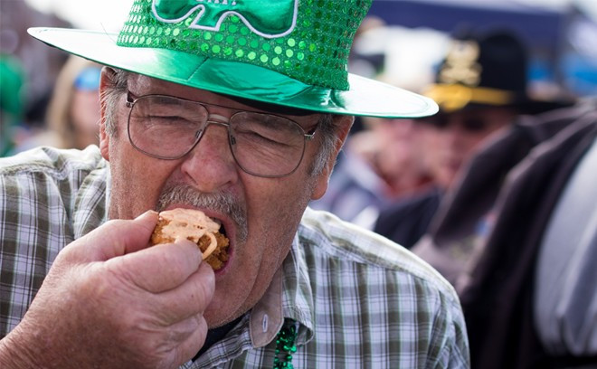 Lễ hội tinh hoàn (Mỹ): Lễ hội tinh hoàn diễn ra vào cuối tháng 7 hàng năm tại khu nghỉ dưỡng lạch Rock, Montana. Đây là sự kiện chỉ dành cho người lớn với các hoạt động liên quan tới món tinh hoàn bò. Ngoài ra, ở đây còn có các cuộc khi vật nhau và nhiều người không ngại khỏa thân.