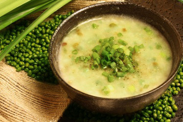 Người bị bệnh thủy đậu nên ăn gì để nhanh hồi phục? - Ảnh 1 Nguoi bi benh thuy dau nen an gi de nhanh hoi phuc? - Anh 1