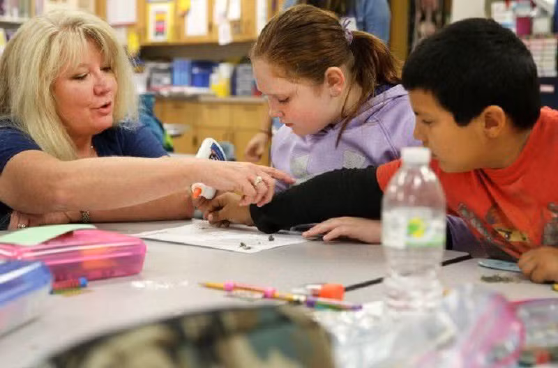 Tình trạng thiếu giáo viên tại bang Illinois đã diễn ra nhiều năm.