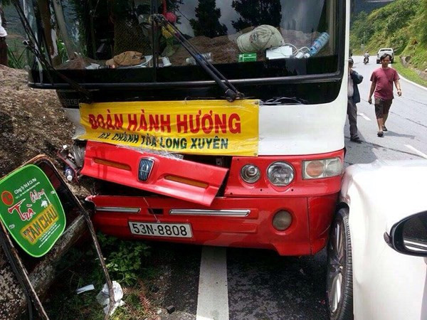 Xe chở Quang Lê gây tai nạn ở Sapa: Bức xúc vì tin đồn "vòi" 400 triệu đồng