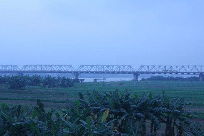 Xóm "ngụ cư" bãi giữa đến nay vẫn chưa được công nhận thuộc quyền quản lý của chính quyền Xóm "ngụ cư" bãi giữa đến nay vẫn chưa được công nhận thuộc quyền quản lý của chính quyền