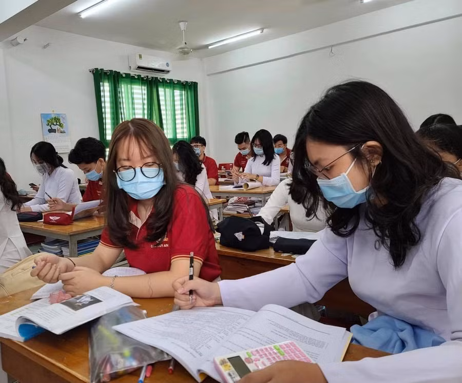 Học sinh khối 12 tại TP.HCM trong giờ học. Ảnh minh họa 