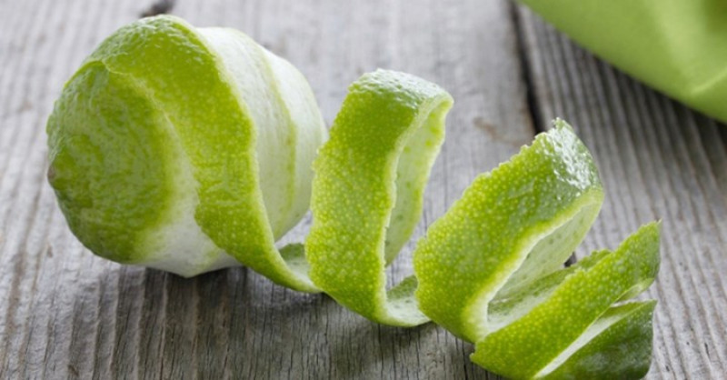 Trị hôi miệng: Tinh dầu và vitamin C trong vỏ bưởi giúp phòng trị hôi miệng một cách triệt để. Bạn hãy lấy vỏ bưởi đã phơi khô, đun với một chút nước kèm theo vài hạt muối. Dùng nước này để súc miệng bạn sẽ thấy mùi hôi nhanh chóng biến mất. Trị hôi miệng: Tinh dầu và vitamin C trong vỏ bưởi giúp phòng trị hôi miệng một cách triệt để. Bạn hãy lấy vỏ bưởi đã phơi khô, đun với một chút nước kèm theo vài hạt muối. Dùng nước này để súc miệng bạn sẽ thấy mùi hôi nhanh chóng biến mất.