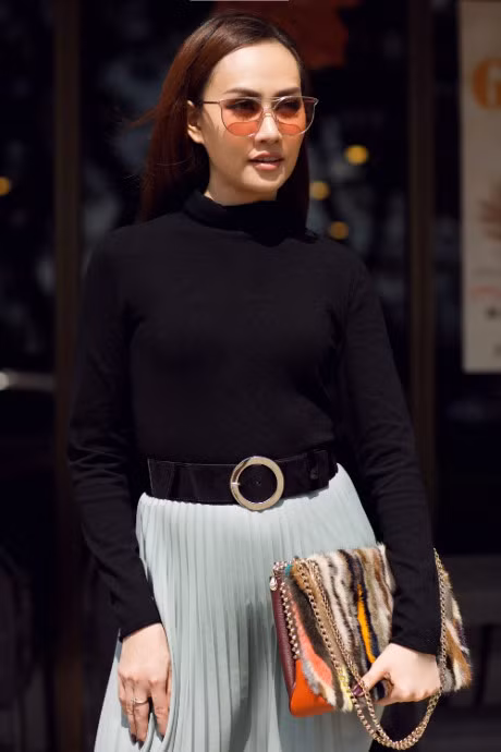 A hau Kim Duyen dien phong phanh giua dong gia lanh - Anh 4