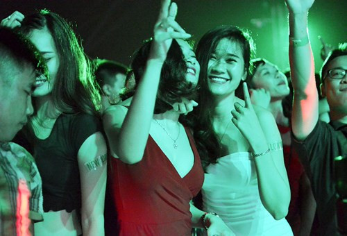 Phương Vy diện váy nóng bỏng 