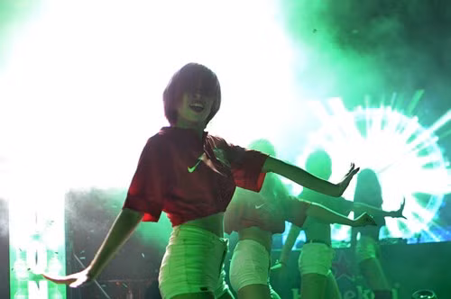 Phương Vy diện váy nóng bỏng 