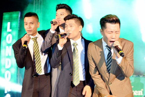 Phương Vy diện váy nóng bỏng 