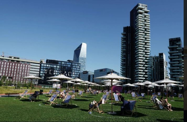 Vào những tháng mùa hè, nhiệt độ trung bình của Milan tầm 29, 30 độ.