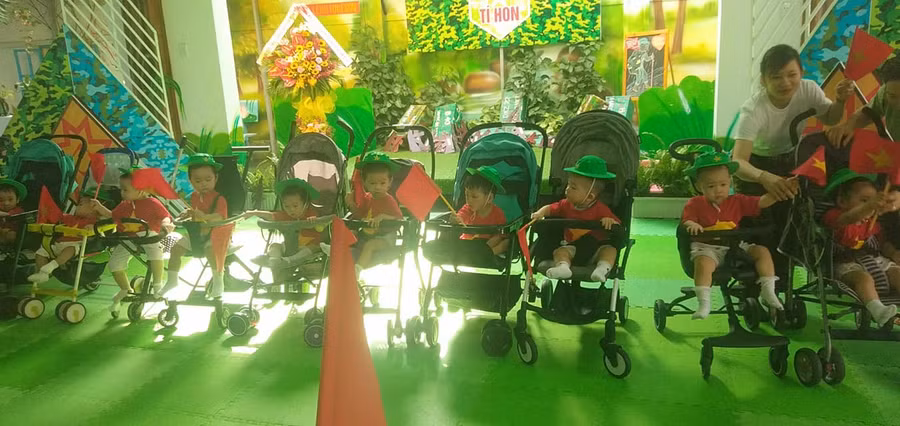 Chiến sĩ nhí thuộc tiểu đội nhà trẻ 6 - 12 tháng