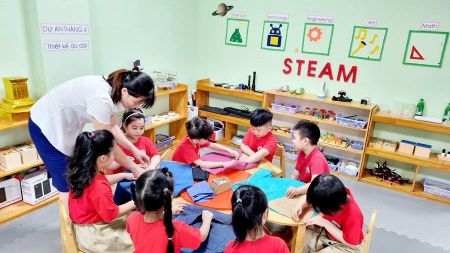 Cô trò trường mầm non trên địa bàn thành phố Bắc Ninh (Bắc Ninh). Ảnh: Đăng Chung Cô trò trường mầm non trên địa bàn thành phố Bắc Ninh (Bắc Ninh). Ảnh: Đăng Chung