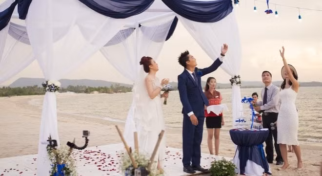 Đám cưới như mơ của cựu quản lý HH Jennifer Phạm và nữ tiếp viên