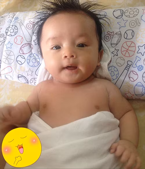 Vợ chồng Huỳnh Đông - Ái Châu khoe con trai bụ bẫm ảnh 3 Vợ chồng Huỳnh Đông - Ái Châu khoe con trai bụ bẫm - 3