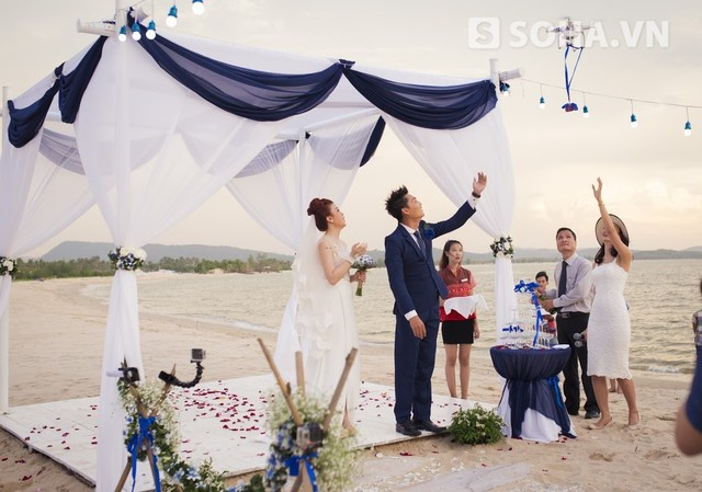  Đám cưới diễn ra trên bờ biển Chez Carole Resort, Phú Quốc với khung cảnh lộng lẫy, xa hoa như trong truyện cổ tích. 