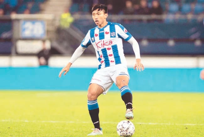 Văn Hậu chính thức thi đấu cho đội 1 SC Heerenveen