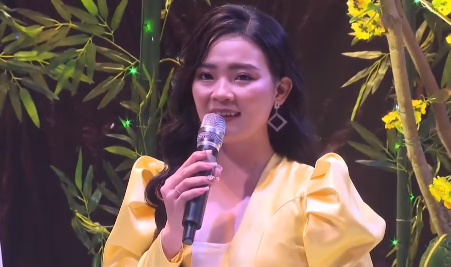 Đang là sinh năm thứ 3 của trường ĐH KHXH&amp;NV (ĐHQG TPHCM), Tôn Cát Tường đã trở thành một hot TikToker.