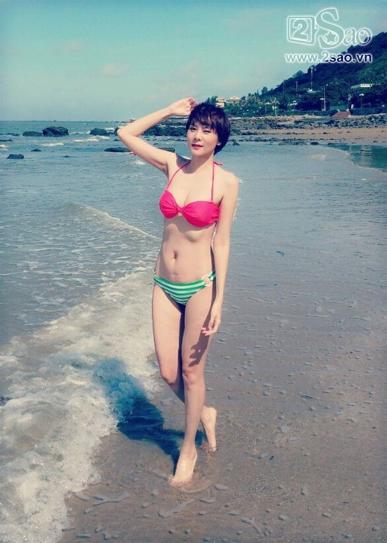 Sau khi đi bước nữa và có thêm một bé trai với người chồng mới, Dương Yến Ngọc vẫn khiến nhiều người phải ghen tị bởi vóc dáng cân đối và mảnh mai như thời còn ở đỉnh cao sự nghiệp. Cũng trong quãng thời gian này, cô đã cắt phăng mái tóc dài và trông càng trẻ trung hơn trong mái tóc ngắn. Hành trình thay đổi nhan sắc của Dương Yến Ngọc sau 15 năm