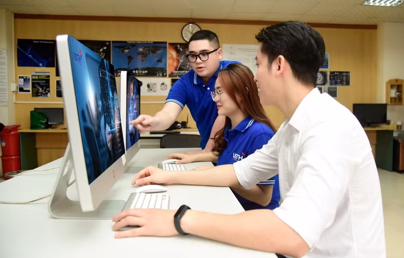 Sinh viên Trường ĐH Khoa học và Công nghệ Hà Nội. Ảnh: NTCC