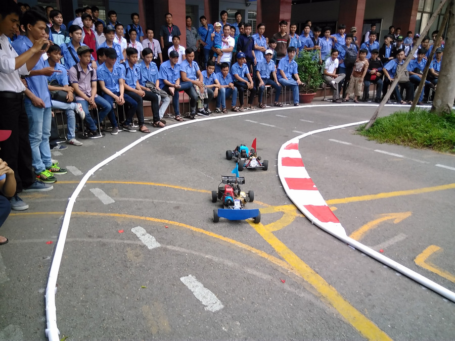 Hấp dẫn ở những khúc cua Hấp dẫn ở những khúc cua