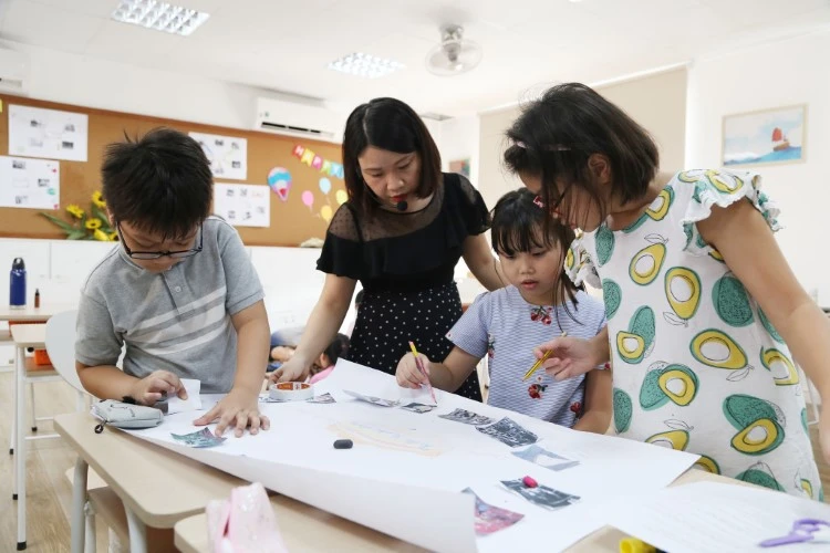 Giờ học trải nghiệm của học sinh Trường Tiểu học Vietschool (Hà Nội).