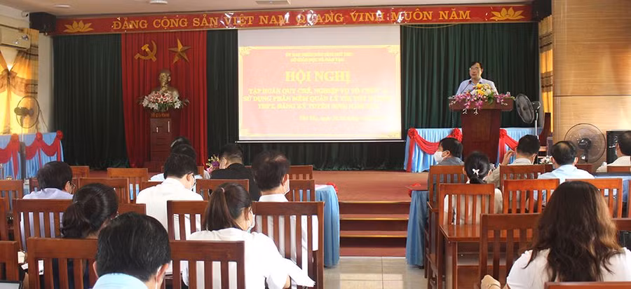 Trong 2 ngày 27-28/4 Sở GD&amp;ĐT Phú Thọ tổ chức hội nghị tập huấn quy chế, nghiệp vụ tổ chức và sử dụng phần mềm quản lý thi tốt nghiệp THPT, đăng ký tuyển sinh năm 2022.