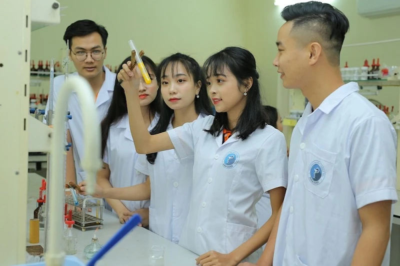 Tự chủ đại học bao gồm tự chủ về nhân sự, tự chủ học thuật và tự chủ tài chính. Ảnh minh họa