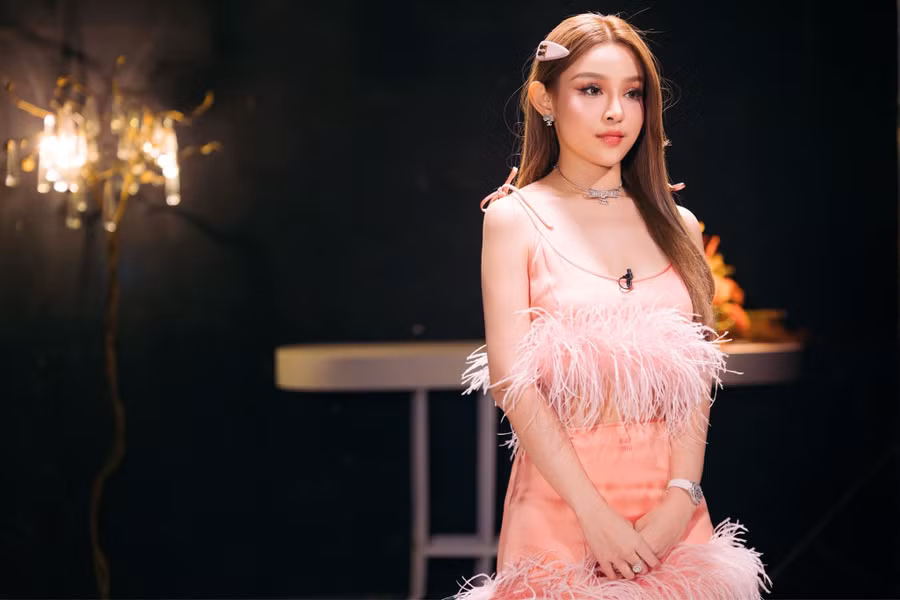 Huyền Baby đã chính thức dừng chân tại chương trình Chị Đẹp Đạp Gió Rẽ Sóng.