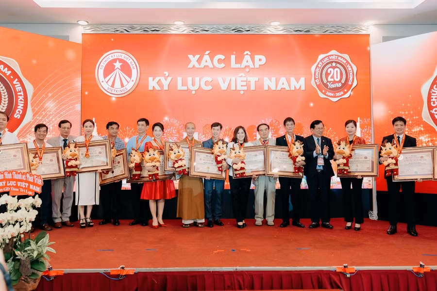 Các đơn vị được xác lập Kỷ lục Việt Nam được vinh danh trong ngày 06/01/2024.
