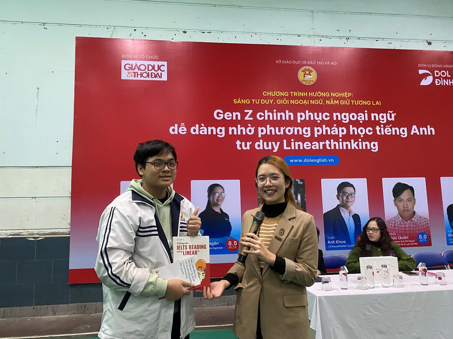 Cuốn sách “Thông não IELTS Reading cùng Linearthinking” là phần quà giá trị DOL dành tặng các bạn học sinh.