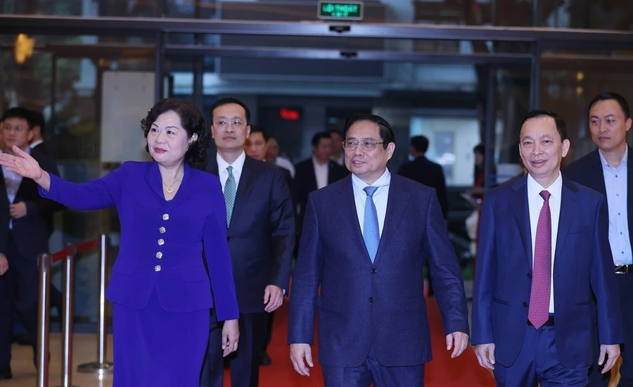 Thủ tướng Phạm Minh Chính đến dự Hội nghị triển khai nhiệm vụ ngành Ngân hàng. (Ảnh: Dương Giang/TTXVN) Thủ tướng Phạm Minh Chính đến dự Hội nghị triển khai nhiệm vụ ngành Ngân hàng. (Ảnh: Dương Giang/TTXVN)