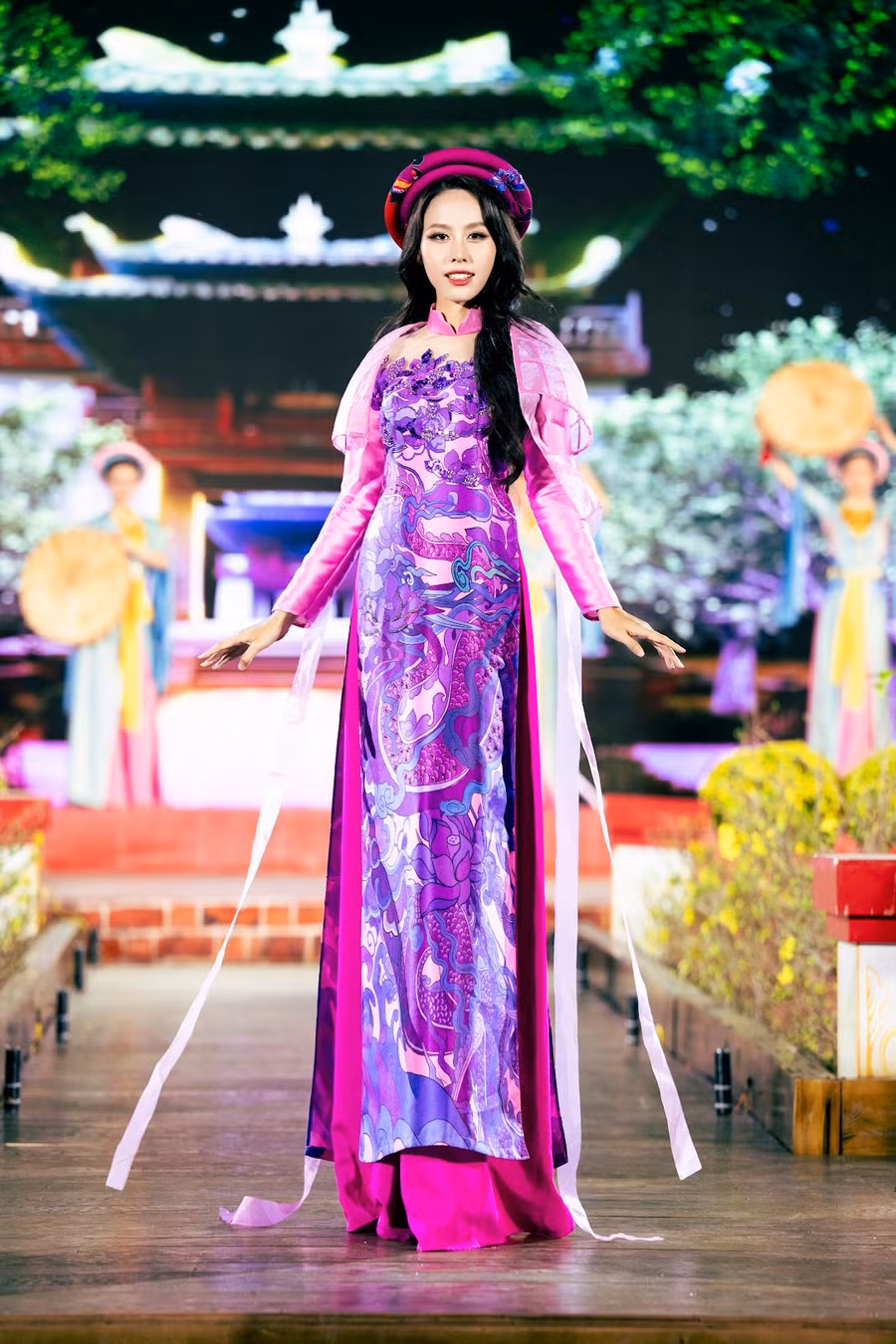 Á hậu Lê Nguyễn Ngọc Hằng.