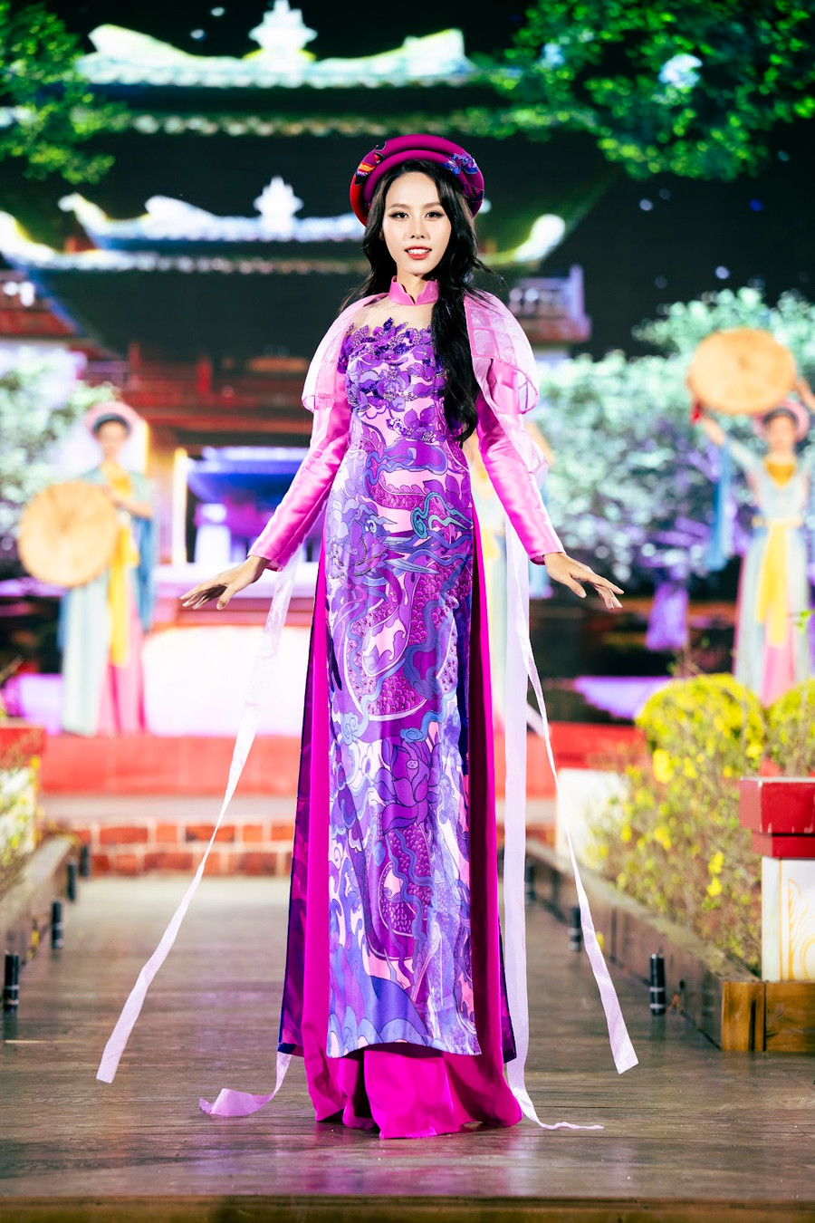 Á hậu Lê Nguyễn Ngọc Hằng.