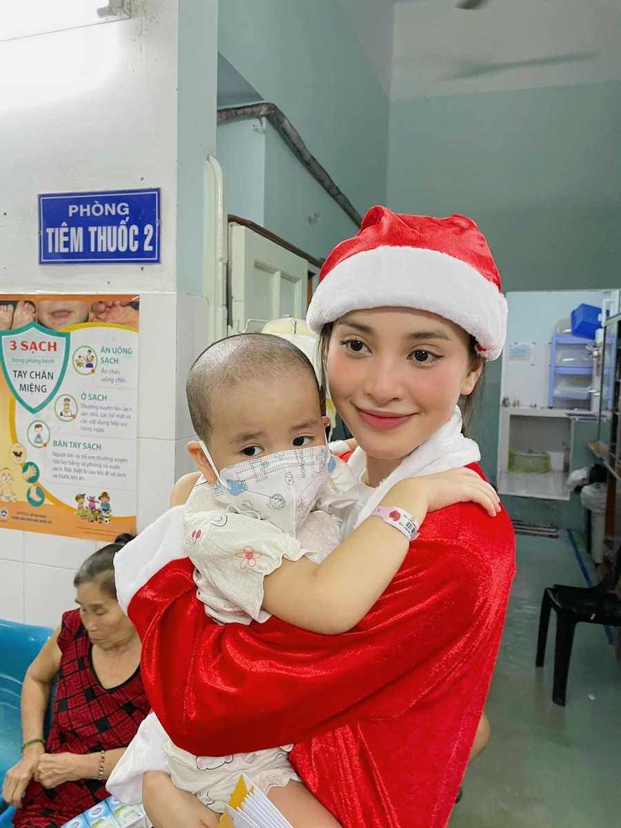 Hoa hậu Tiểu Vy tích cực tham gia các hoạt động thiện nguyện. Hoa hậu Tiểu Vy tích cực tham gia các hoạt động thiện nguyện.