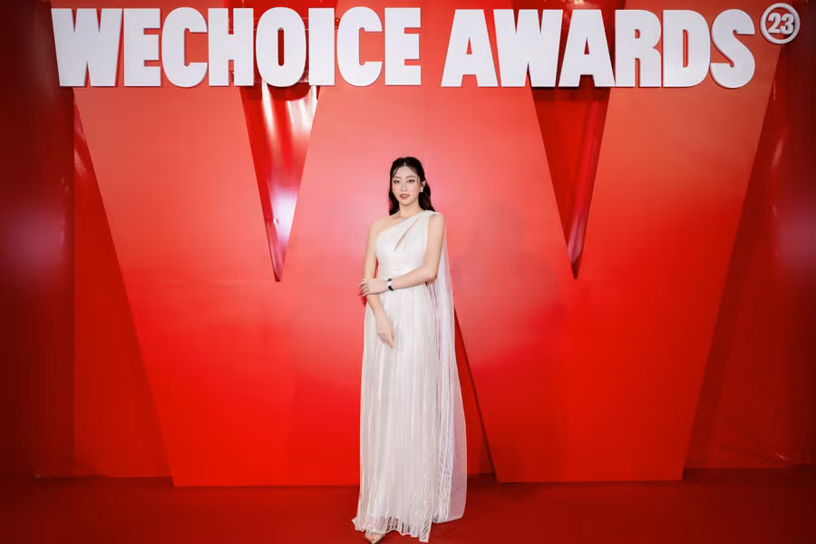Lương Thùy Linh làm MC WeChoice Awards 2023.