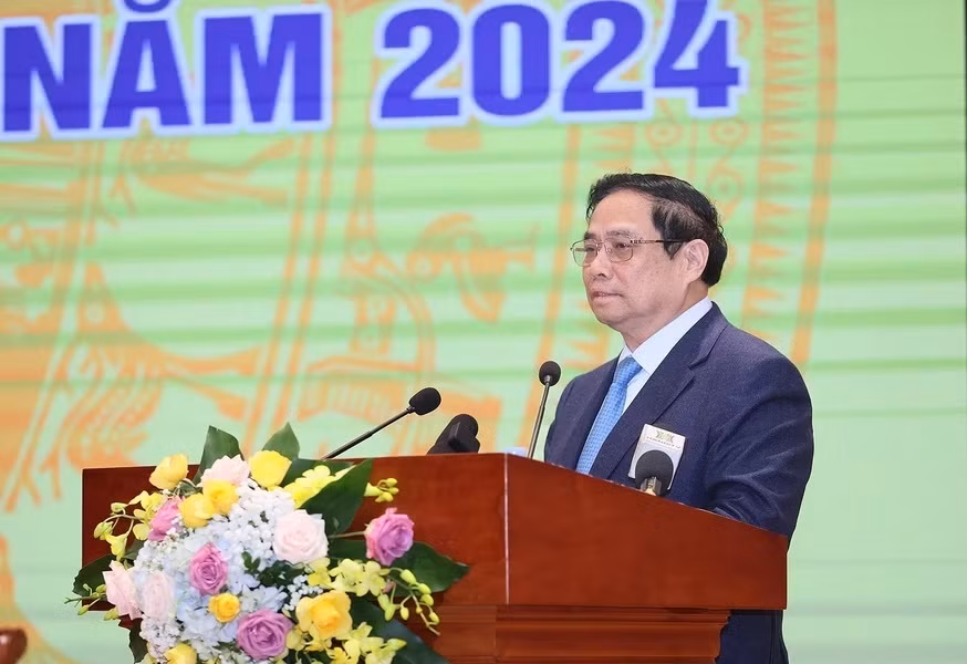 Thủ tướng Phạm Minh Chính phát biểu chỉ đạo tại Hội nghị triển khai nhiệm vụ ngành Ngân hàng. (Ảnh: Dương Giang/TTXVN)