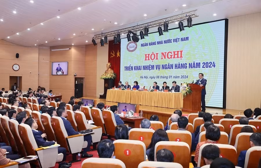 Thủ tướng Phạm Minh Chính phát biểu chỉ đạo tại Hội nghị triển khai nhiệm vụ ngành Ngân hàng. (Ảnh: Dương Giang/TTXVN)