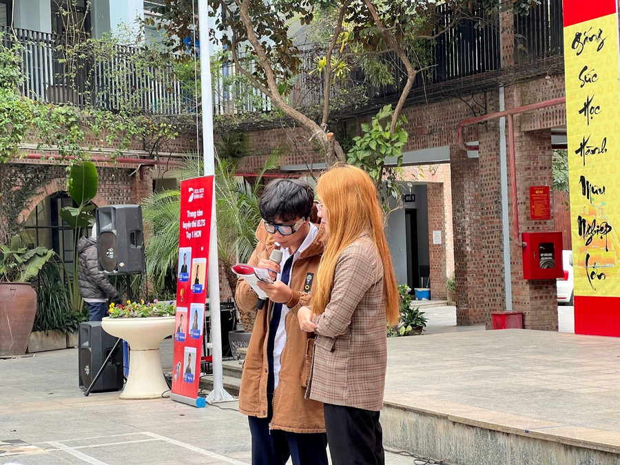 Các bạn học sinh đưa ra các câu trả lời cực kỳ xuất sắc. Các bạn học sinh đưa ra các câu trả lời cực kỳ xuất sắc.