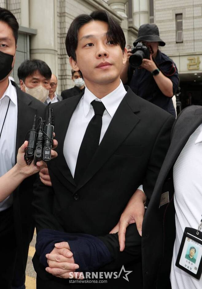 Yoo Ah-in bị cáo buộc sử dụng nhiều loại chất cấm. Yoo Ah-in bị cáo buộc sử dụng nhiều loại chất cấm.