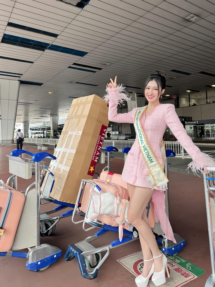 Á hậu Phương Nhi tự tin lên đường sang Nhật Bản để chinh chiến tại Miss International 2023. Á hậu Phương Nhi tự tin lên đường sang Nhật Bản để chinh chiến tại Miss International 2023.