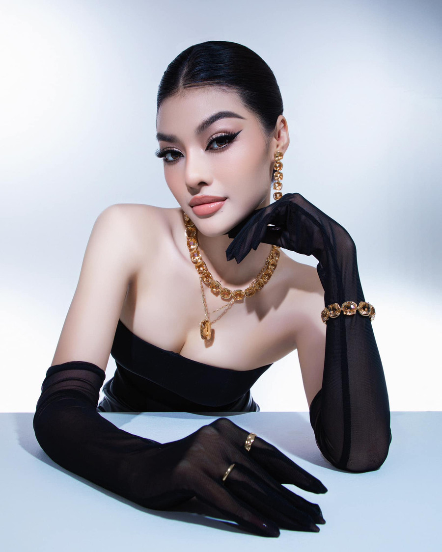 Á hậu Kiều Loan được biết tới là người đẹp đa tài của Vbiz. Á hậu Kiều Loan được biết tới là người đẹp đa tài của Vbiz.