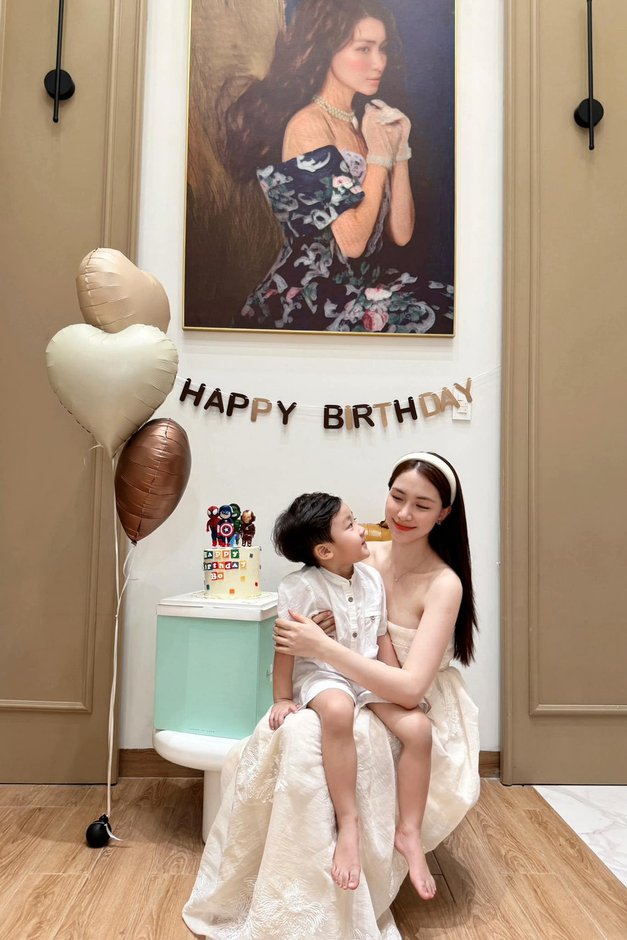 Hòa Minzy hiện đang là bà mẹ đơn thân.