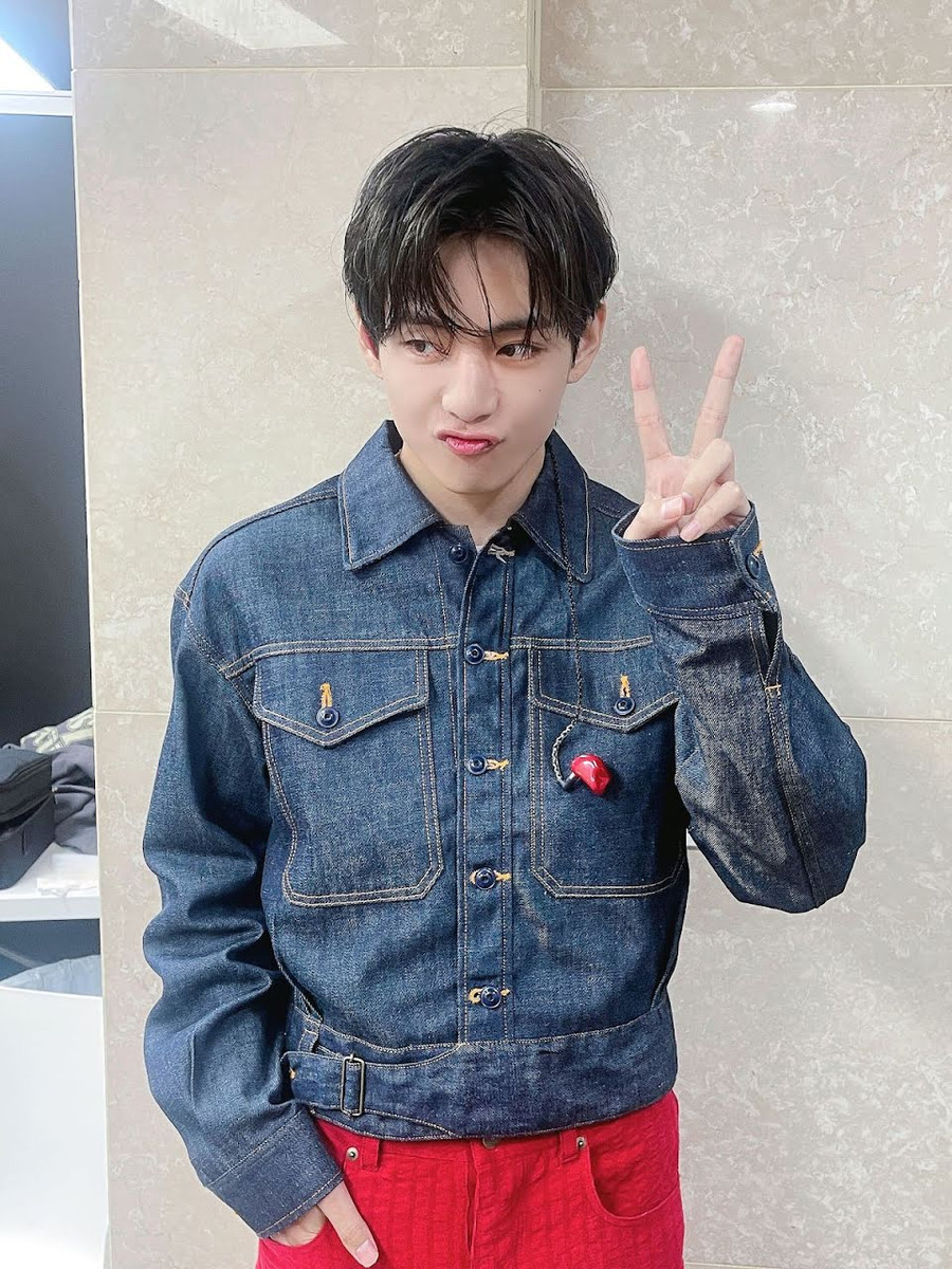 V và Jimin (BTS) sẽ lên đường nhập ngũ trong năm nay? V và Jimin (BTS) sẽ lên đường nhập ngũ trong năm nay?