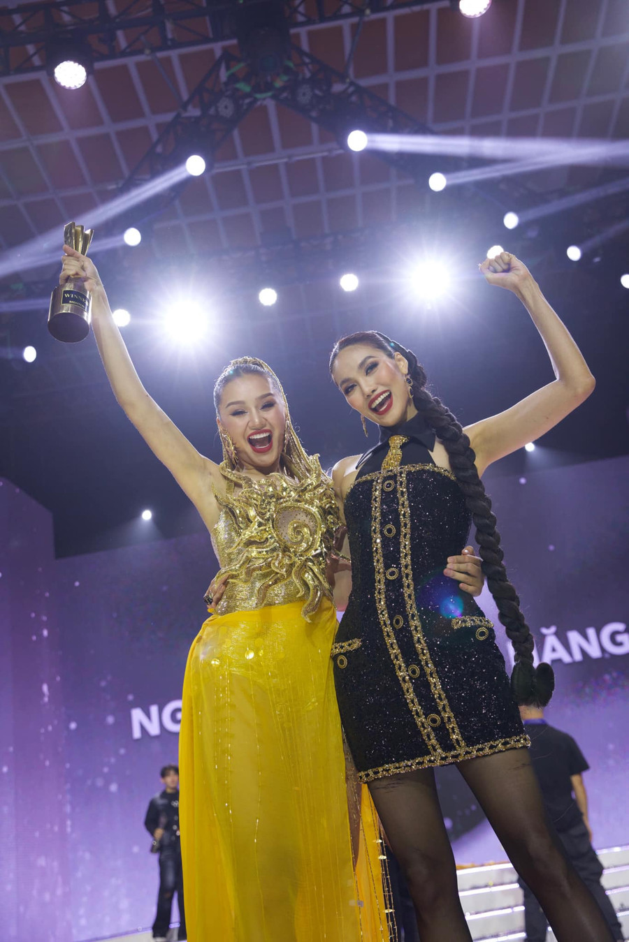 Lê Thu Trang giành ngôi quán quân của The New Mentor, giúp Lan Khuê trở thành huấn luyện viên chiến thắng chung cuộc.