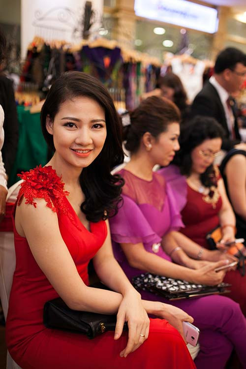 Hoa hậu Trần Thị Quỳnh tái xuất xinh đẹp, mặn mà ảnh 3 Hoa hậu Trần Thị Quỳnh tái xuất xinh đẹp, mặn mà - 3