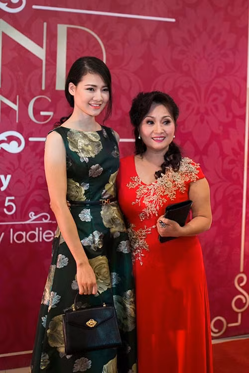 Hoa hậu Trần Thị Quỳnh tái xuất xinh đẹp, mặn mà - 2