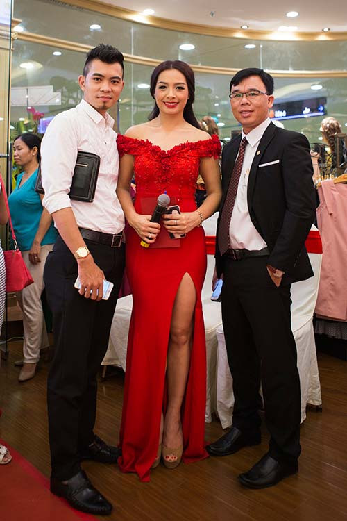 Hoa hậu Trần Thị Quỳnh tái xuất xinh đẹp, mặn mà ảnh 5 Hoa hậu Trần Thị Quỳnh tái xuất xinh đẹp, mặn mà - 5