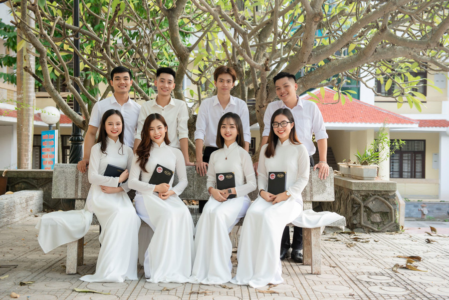 Cần có chính sách tổng thể trong phát triển nguồn nhân lực. Ảnh: Sinh viên Trường ĐHSP HN 2. Cần có chính sách tổng thể trong phát triển nguồn nhân lực. Ảnh: Sinh viên Trường ĐHSP HN 2.