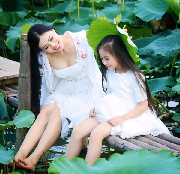 Cặp vợ chồng tài sắc với 9 năm làm nên cơ nghiệp từ hai bàn tay trắng 10