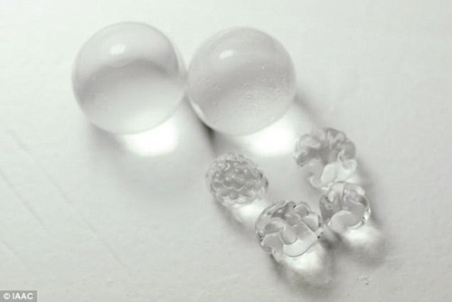 Bong bóng gel giống như các quả bóng tí hon.