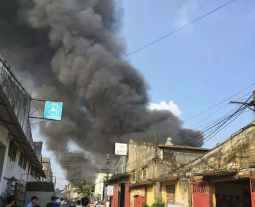 Hà Nội: Đang cháy lớn tại phố Đại Từ