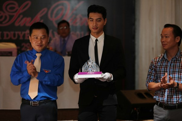 vuong mien 800 trieu nu sinh vien duyen dang hinh anh 1